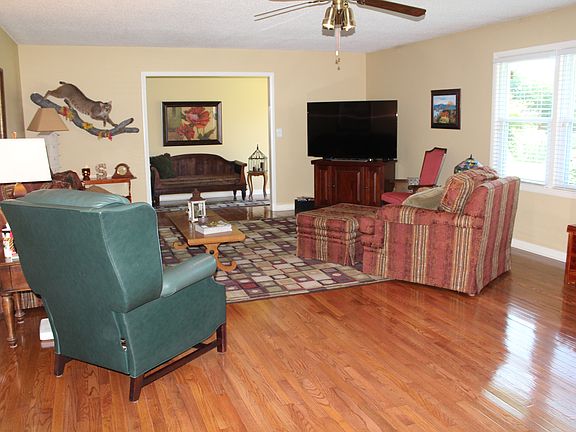 Living Room/Dining Combo