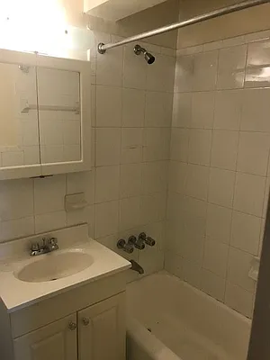 Rented by Zev Pollack Co LLC | media 5