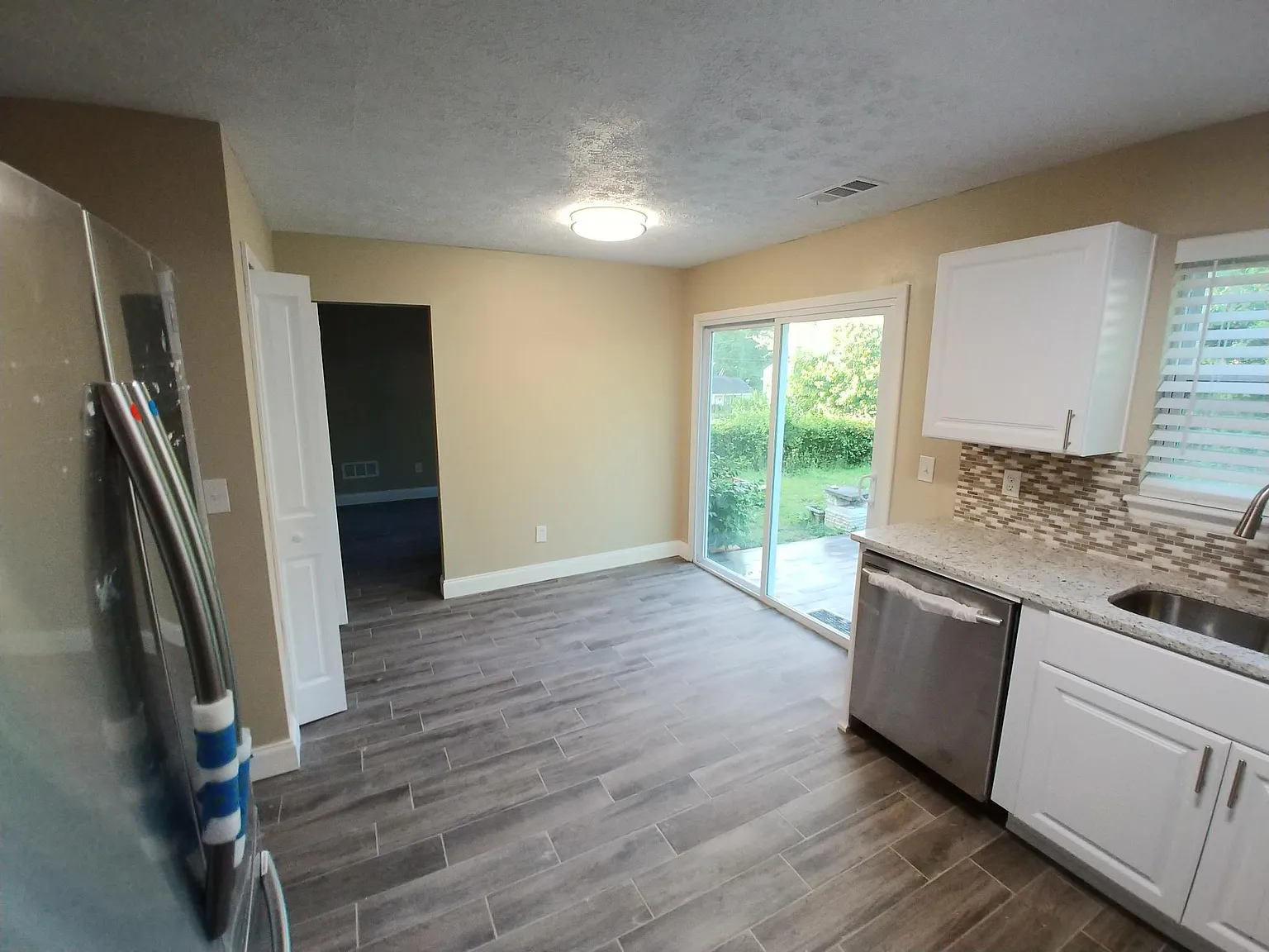 4 bed, 1676 sqft, $2,200 — Photo 2
