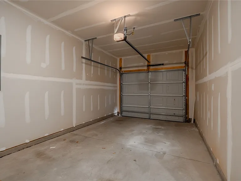 14 Loebner Ln — Photo 39