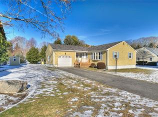 2 Forest Rd, Bristol, RI 02809
