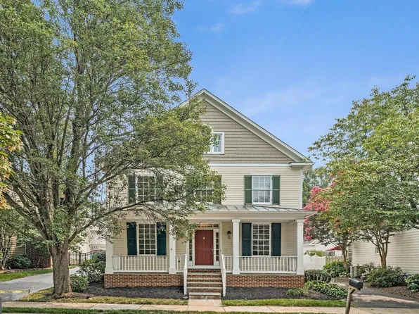 10 Memorial Dr NW, Leesburg, VA 20176
