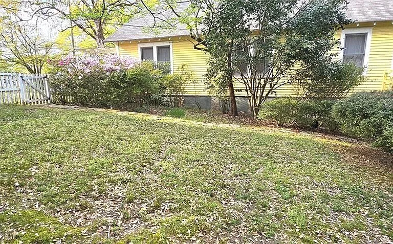 1047 Ridge Ave — Photo 20