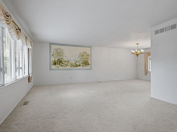 3rd image of 6620 Saratoga Ave