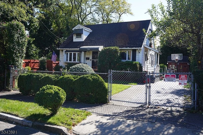 1st image of 156 Kentucky Ave
