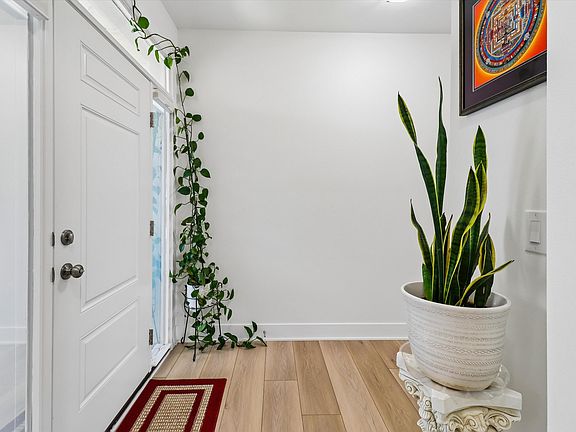 3rd image of 4507 Everest Ave