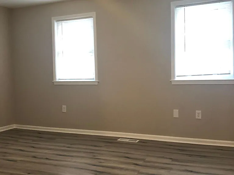 542 Newbury Ct — Photo 30