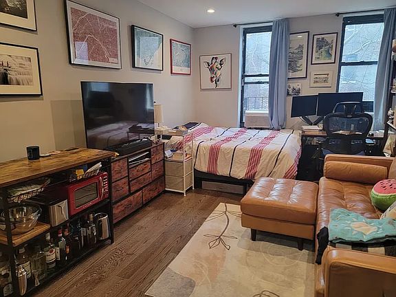 2nd image of 310 E 89th St APT 13