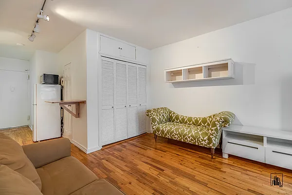 Rented by Barkoff Residential  | media 3
