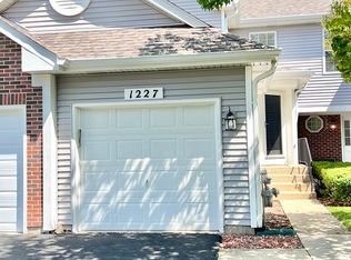 1227 Hathaway Cir, Elgin, IL 60120