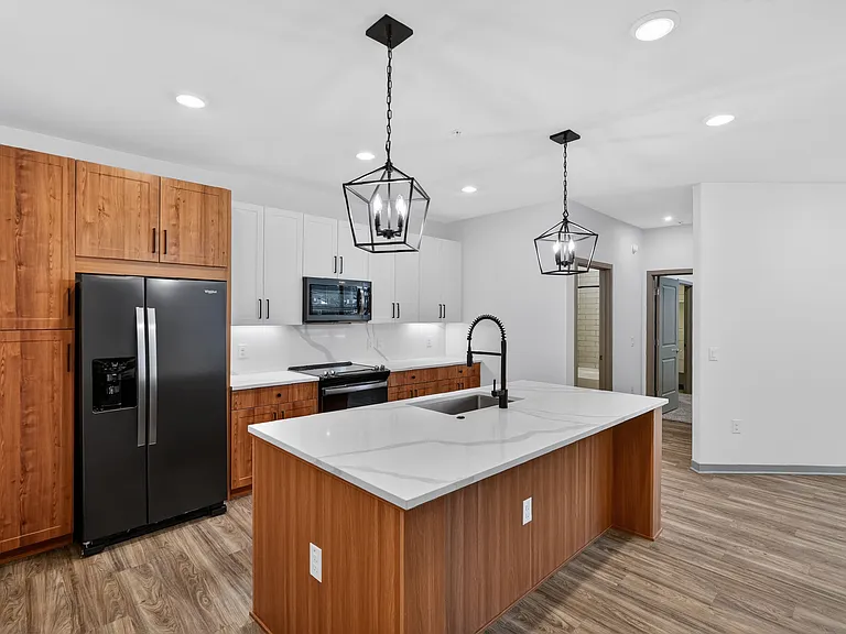 Refinery at Pointe17 — Photo 26
