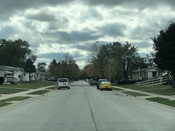 5th image of 7618 Montana Ave