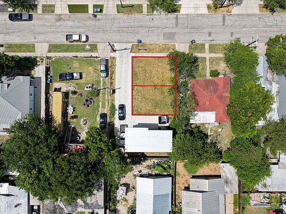 2nd image of 514 Dakota LOT 4