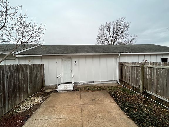 3rd image of 8623 W 84th St