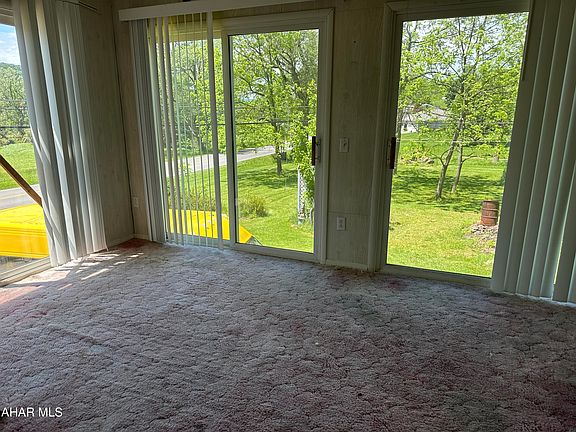 4th image of 1562 W Loop Rd