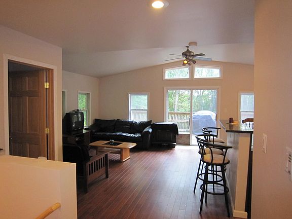 4th image of 463 Tanglewood Dr