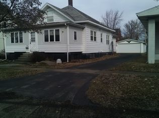 309 E Elm St, Moweaqua, IL 62550