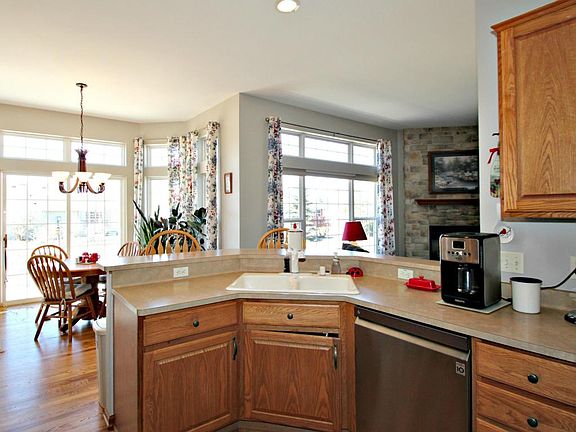 2nd image of 1226 Mockingbird Dr
