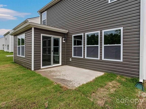 3rd image of 45 Lillian Ln