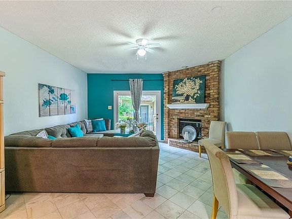 4th image of 437 Maple Leaf Dr