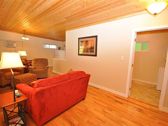 3rd image of 117 Sage Ln