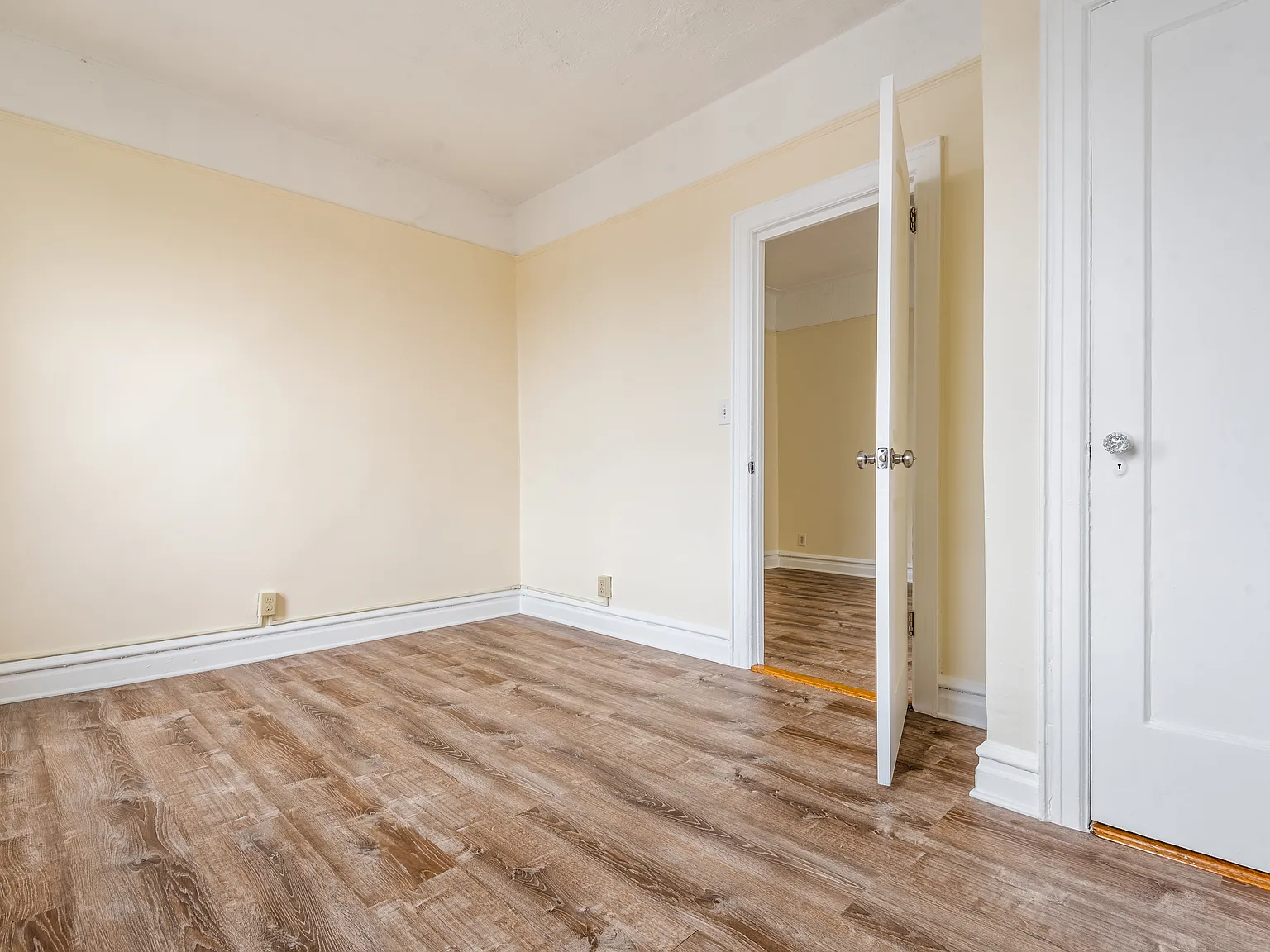 1 bed, 425 sqft, $2,200 — Photo 3