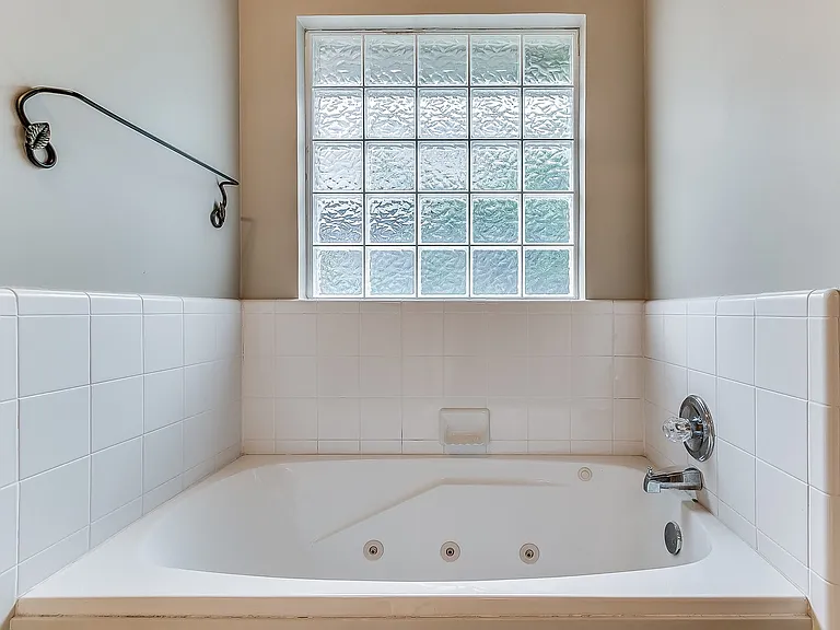 4008 Morningstar Dr — Photo 36