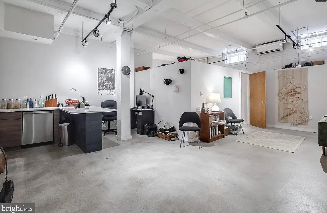 1 bed, 895 sqft, $1,499 — Photo 2