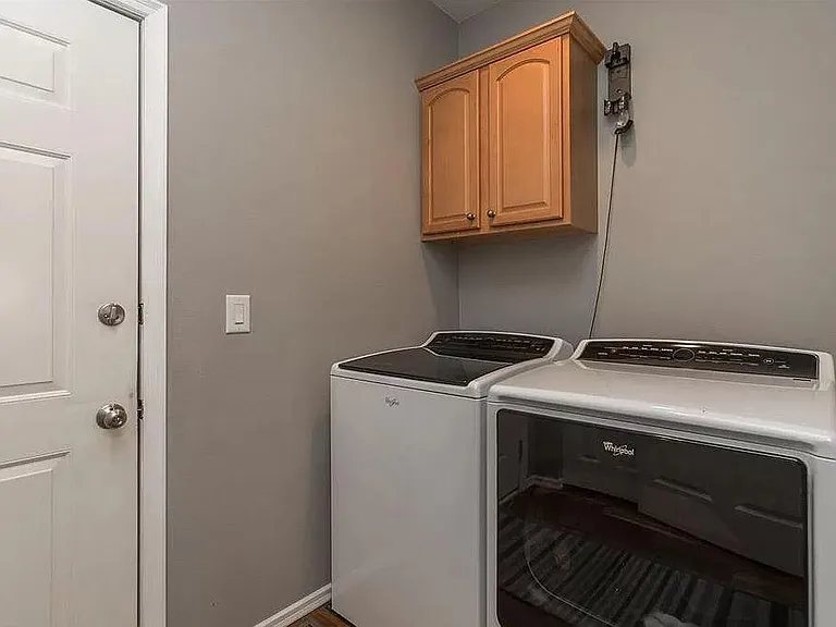 1020 Capri Dr NE — Photo 25