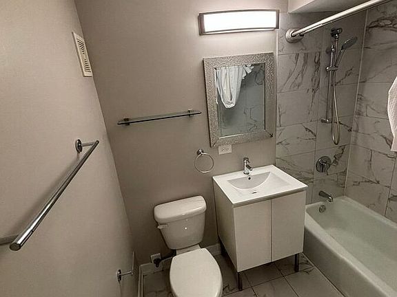 5th image of 9612 N Greenwood Ave #3A