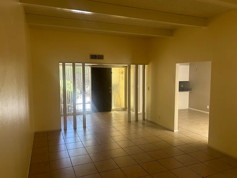 1510 E Maryland Ave #2 — Photo 3