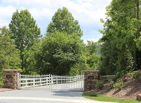 3rd image of 369 Speckled Trout Ln