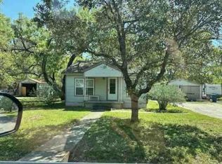 222 Hazen Ave, Sinton, TX 78387