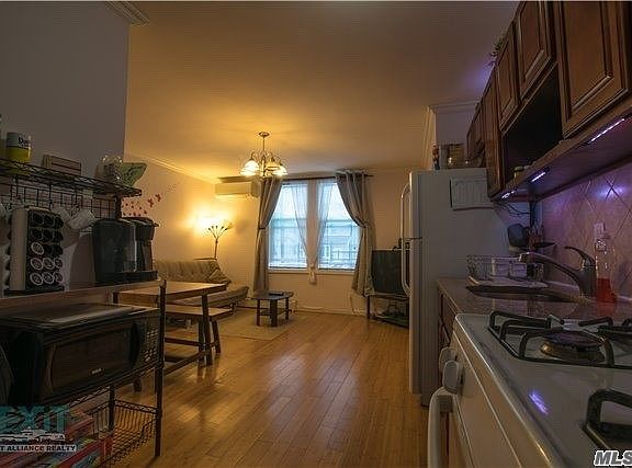 3rd image of 11730 143rd St
