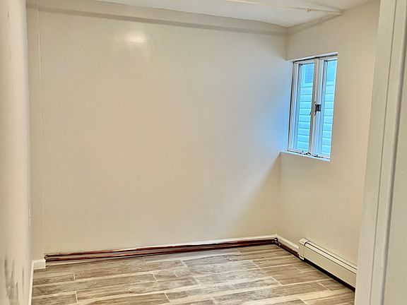 4th image of 99-24 Russell St #2