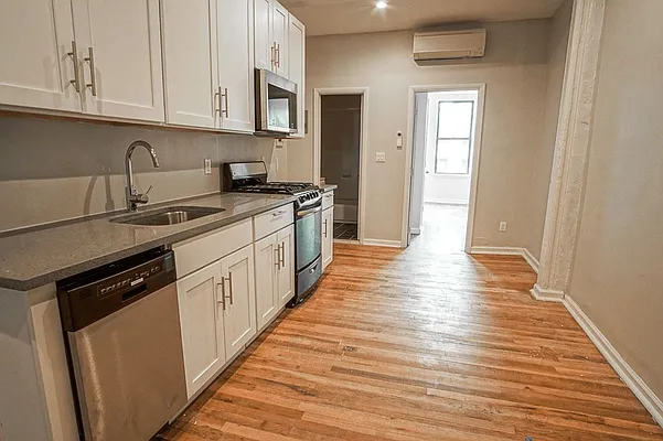 Rented by Lofts and Flats LLC | media 10