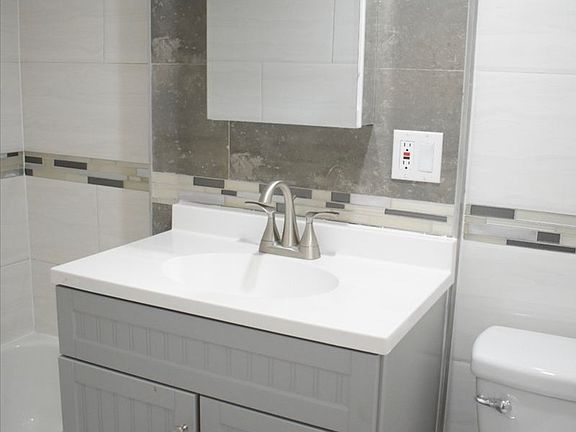 5th image of 23-57 32nd St #1G