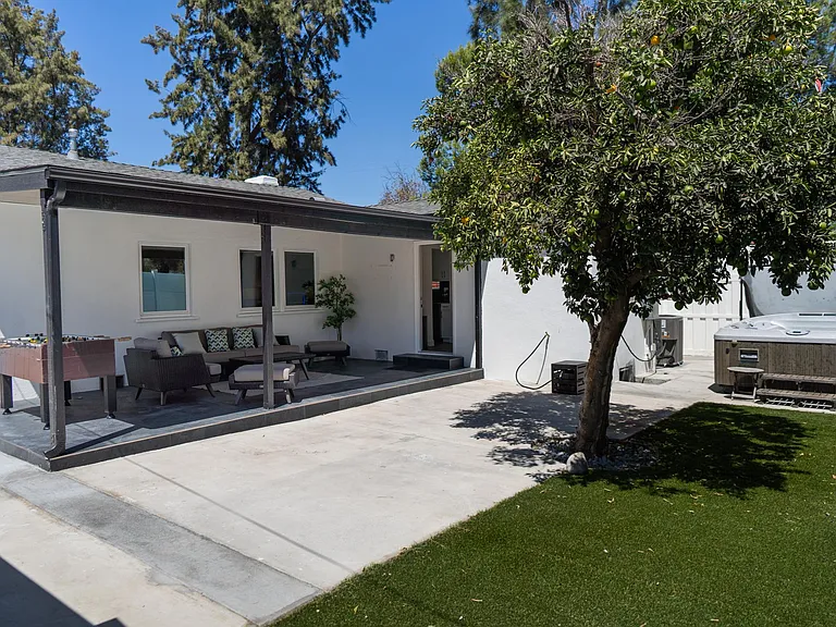 6156 Morella Ave — Photo 29