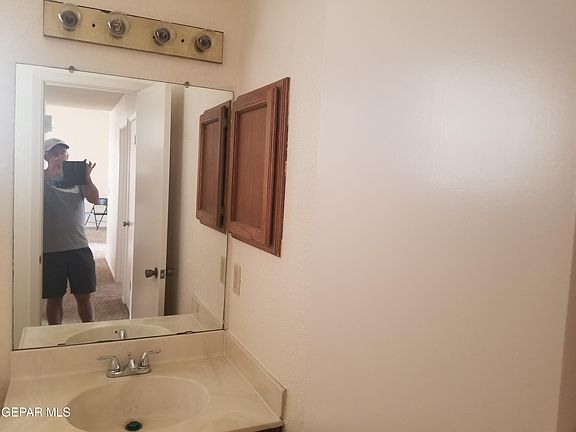 5th image of 8429 Saratoga Dr