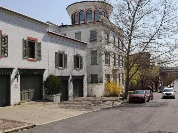 2 Ash Grove Pl APT 1, Albany, NY 12202