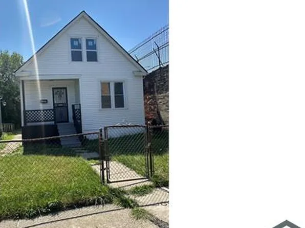 6489 Iroquois St, Detroit, MI 48213