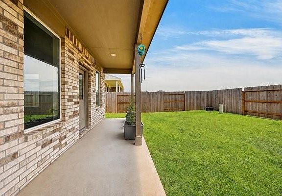 4th image of 22007 Maddaloni View Dr