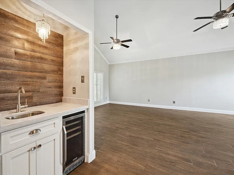 1311 Ambergate Dr — Photo 18