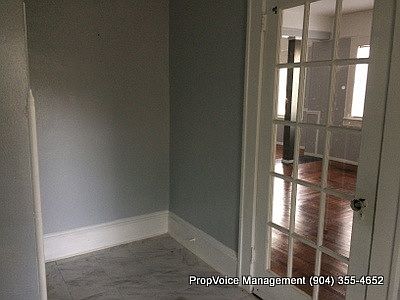 2nd image of 2062 Laura St