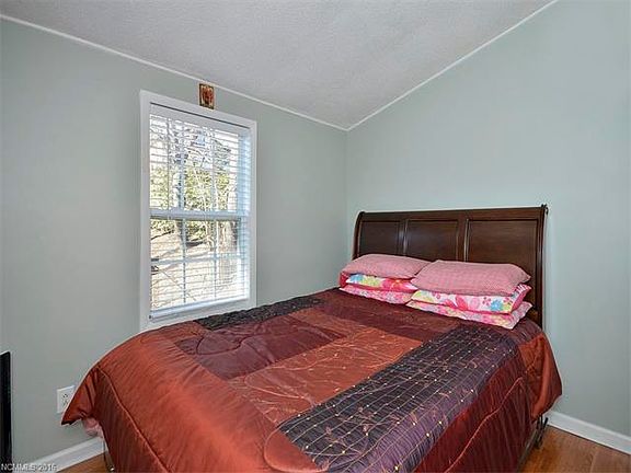 5th image of 31 Wellington St