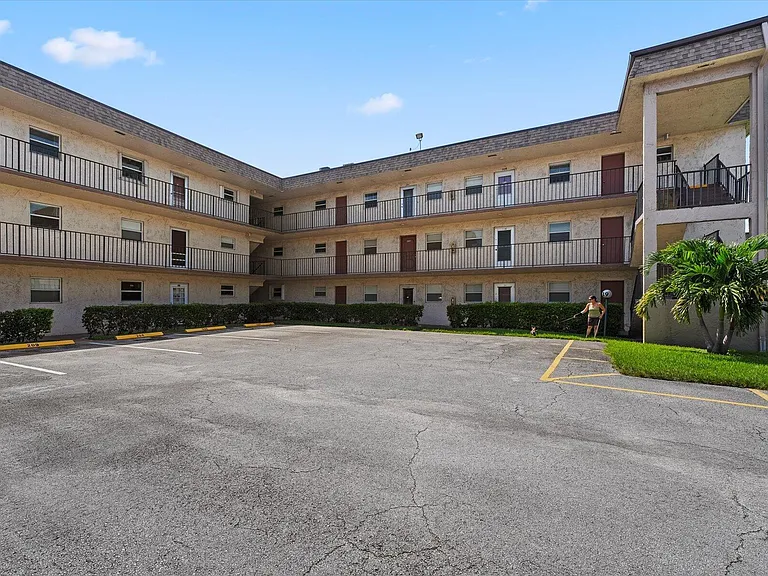 719 Lori Dr #204 — Photo 23