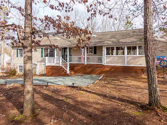 3rd image of 34 Englewood Dr
