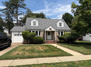 87 Parkway Drive, Westbury, NY 11590