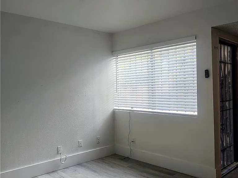 4614 Grand Dr #2 — Photo 20