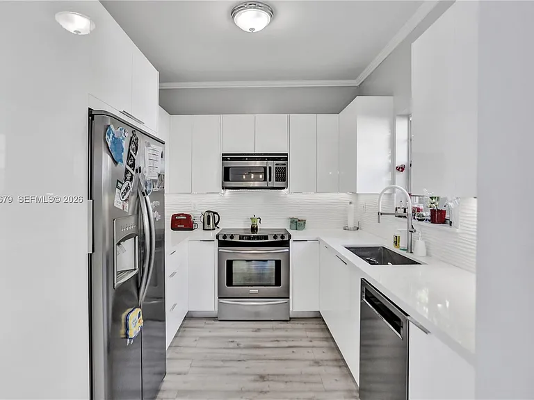 3135 Gifford Ln #A — Photo 8